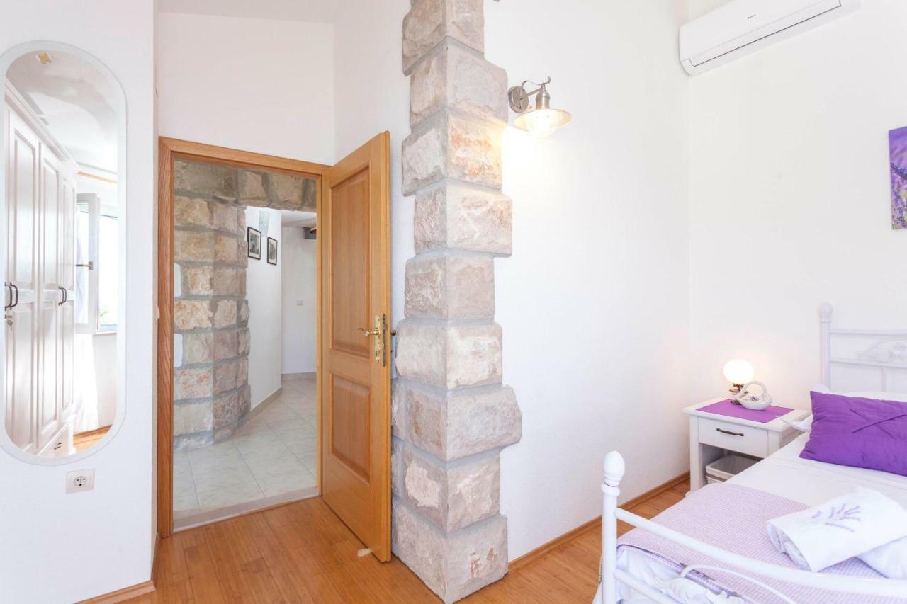 Holiday Home Lavanda Grubisic Tučepi Exteriér fotografie